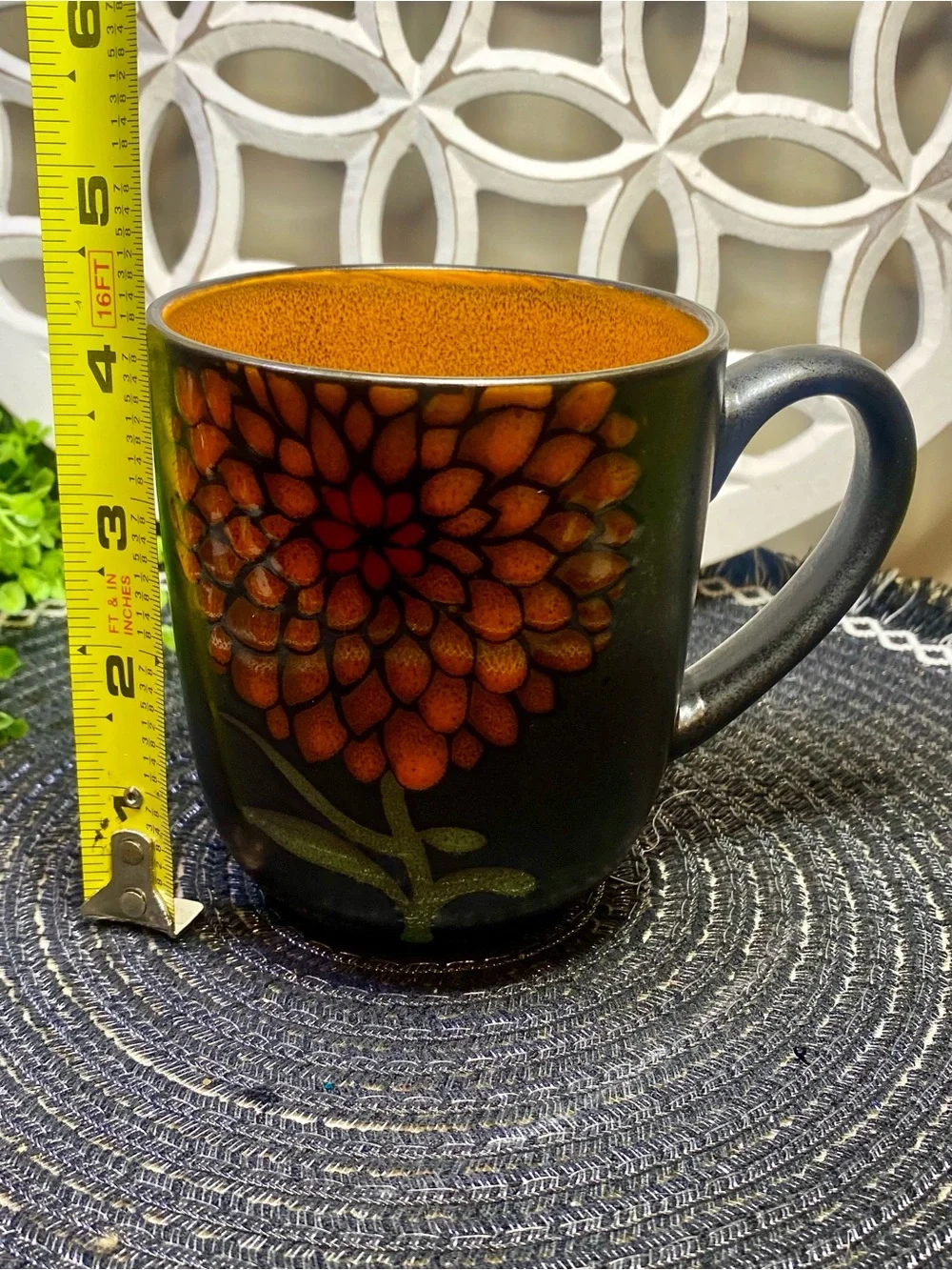 NWOT Bold Orange Flower Black Textured Coffee ‎ 16 oz Mug Gibson Home